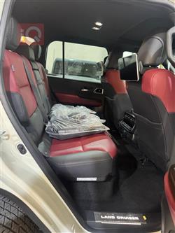 تۆیۆتا لاند کروزەر